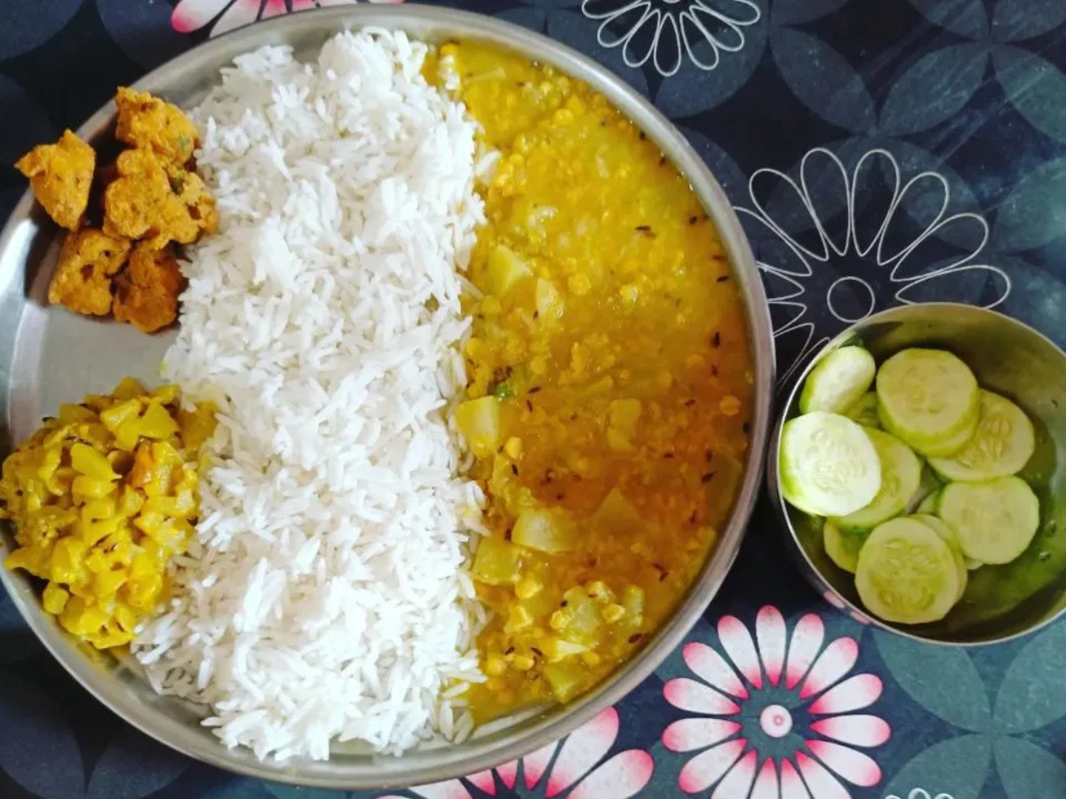chhath-puja-rush-massive-crowd-almost-breaks-closed-train-door-at-jalandhar-station-watch-video Chhath Puja Rush! Massive Crowd Almost Breaks Closed Train Door At Jalandhar Station, Watch Video