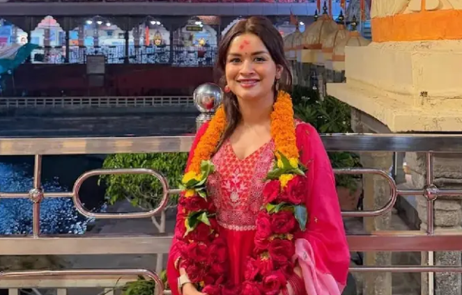 What Is Avneet Kaur Doing With Cricketer Suryakumar Yadav? Internet Gets Curious As Duo Spotted In Ujjain- See Pics!