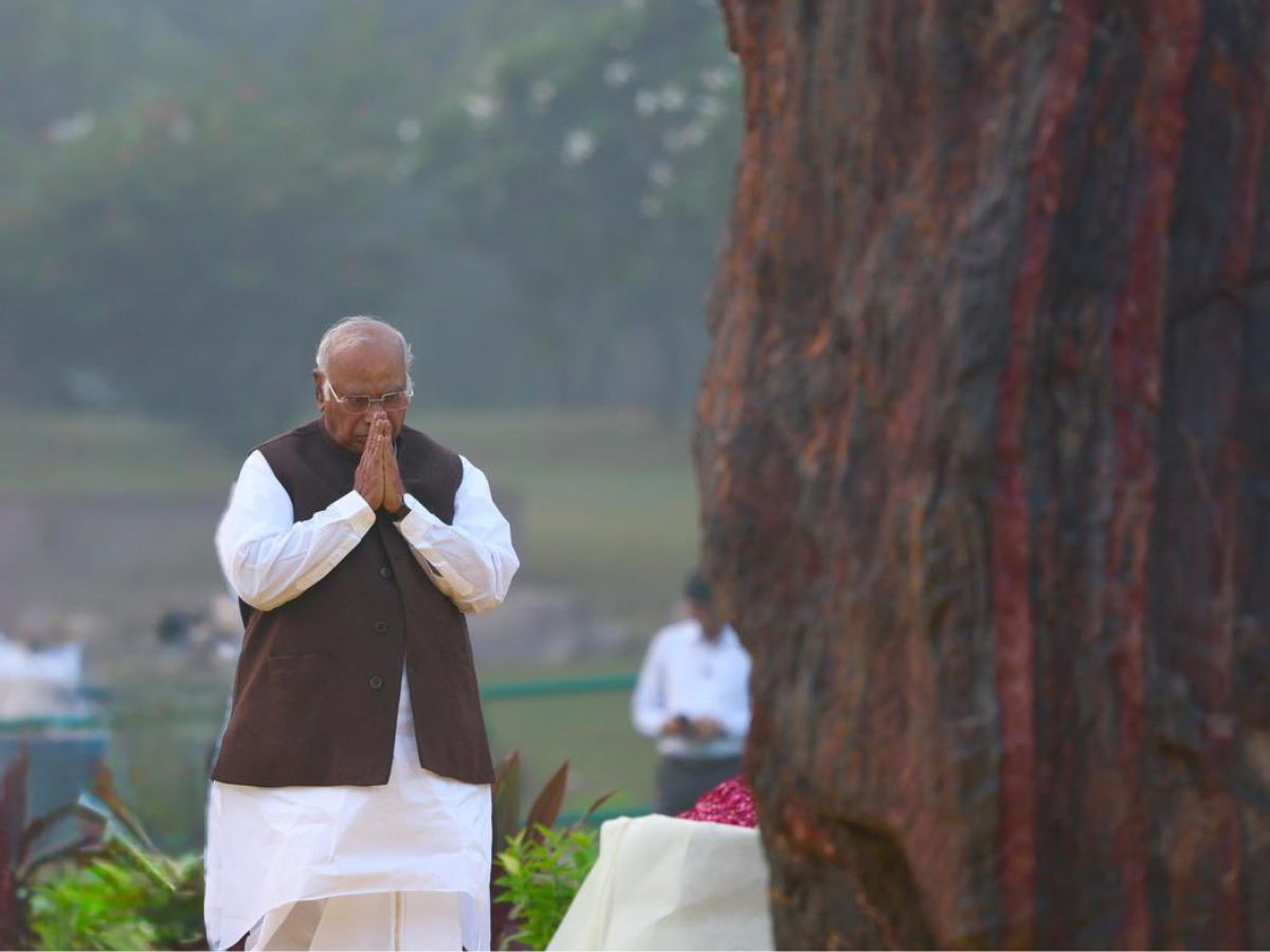 Kharge Backs Ban on RSS, Cites Threat to Peace and Patel’s Legacy