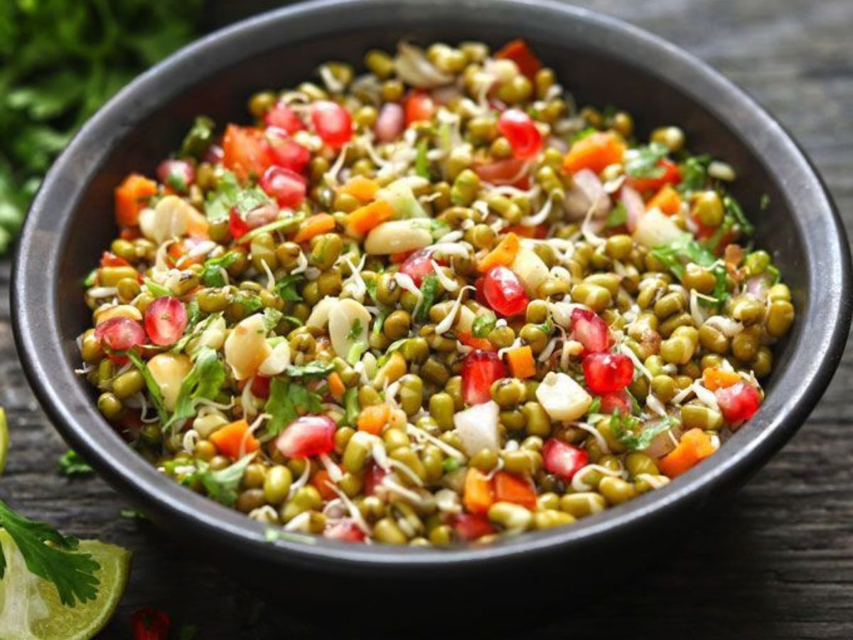 Curd & Sprout Salad Bowl