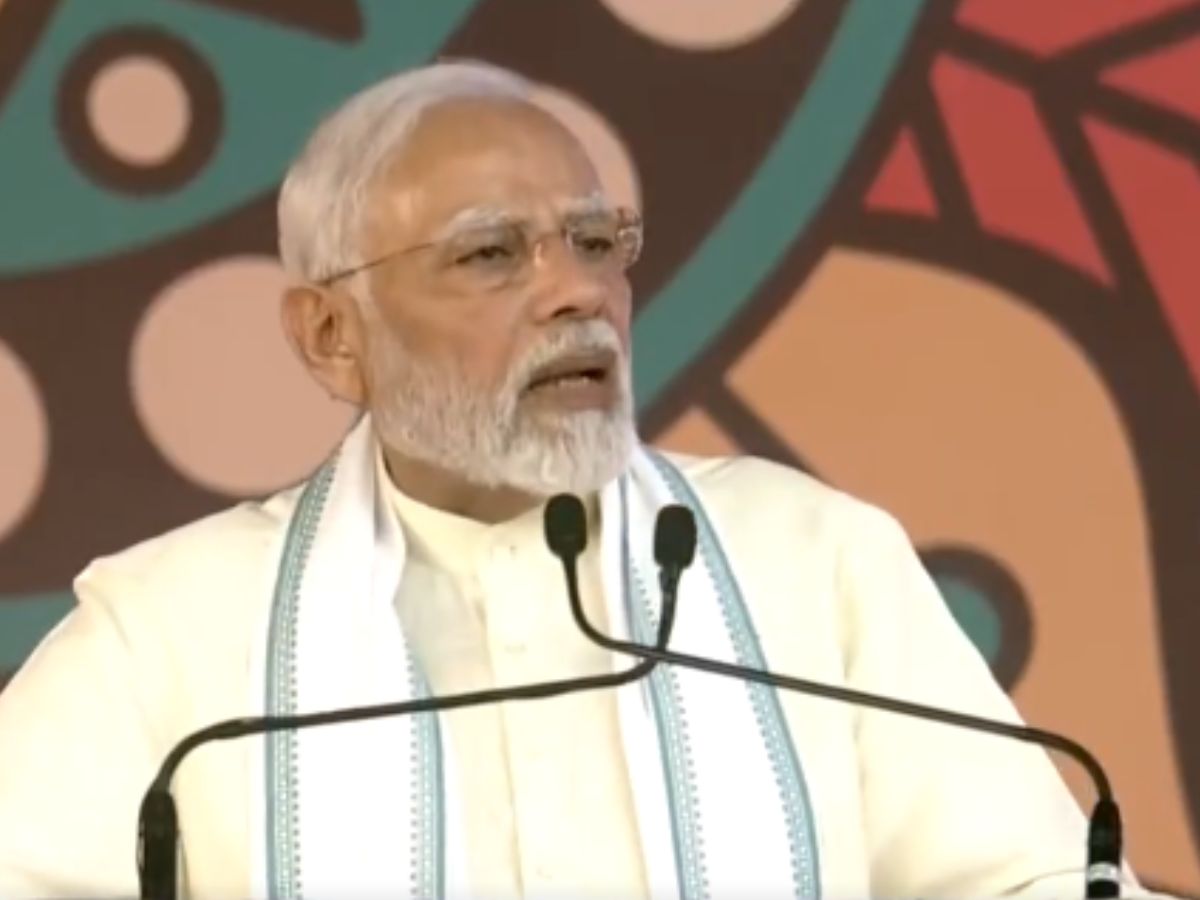 PM Modi's Deepavali Message Emphasizes Dharma, National Progress, and Swadeshi Values article image