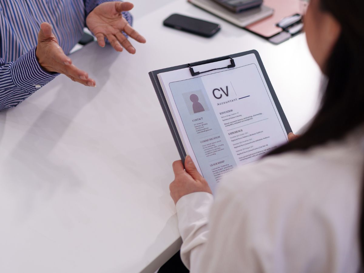 Dress Smartly and Simply