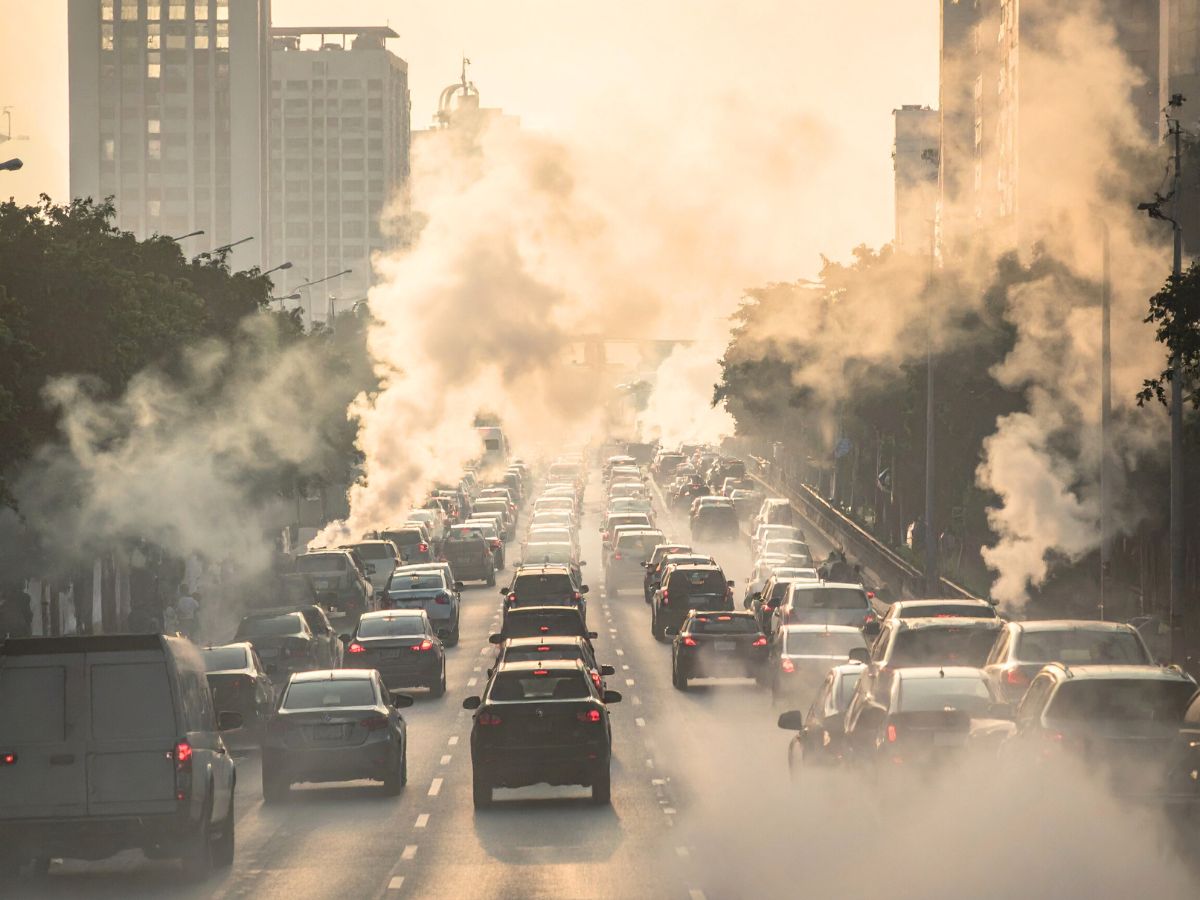 Delhi gasps for breath as AQI hits ‘Severe’ levels.