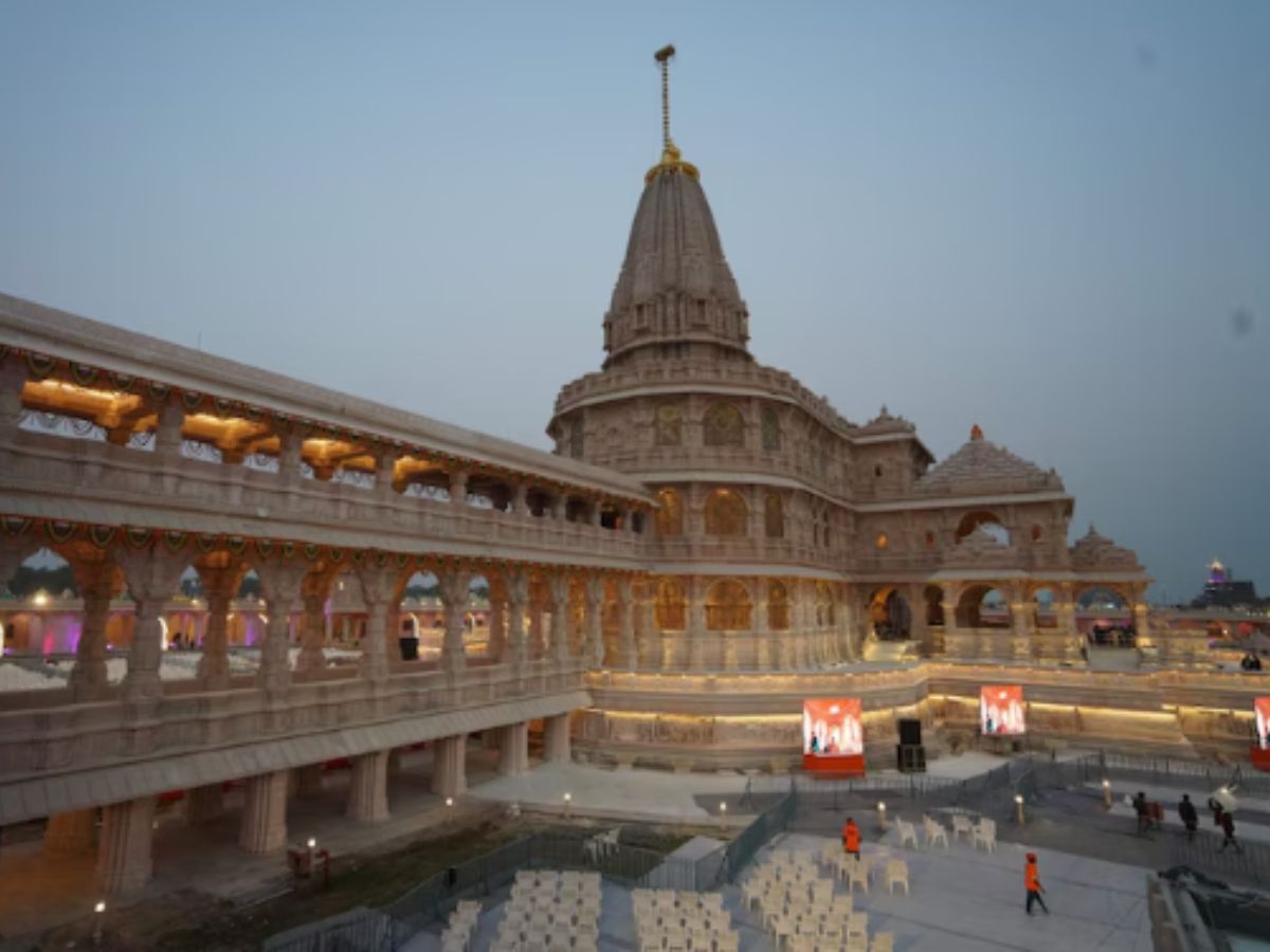Devotees Arriving Prior to Ceremony