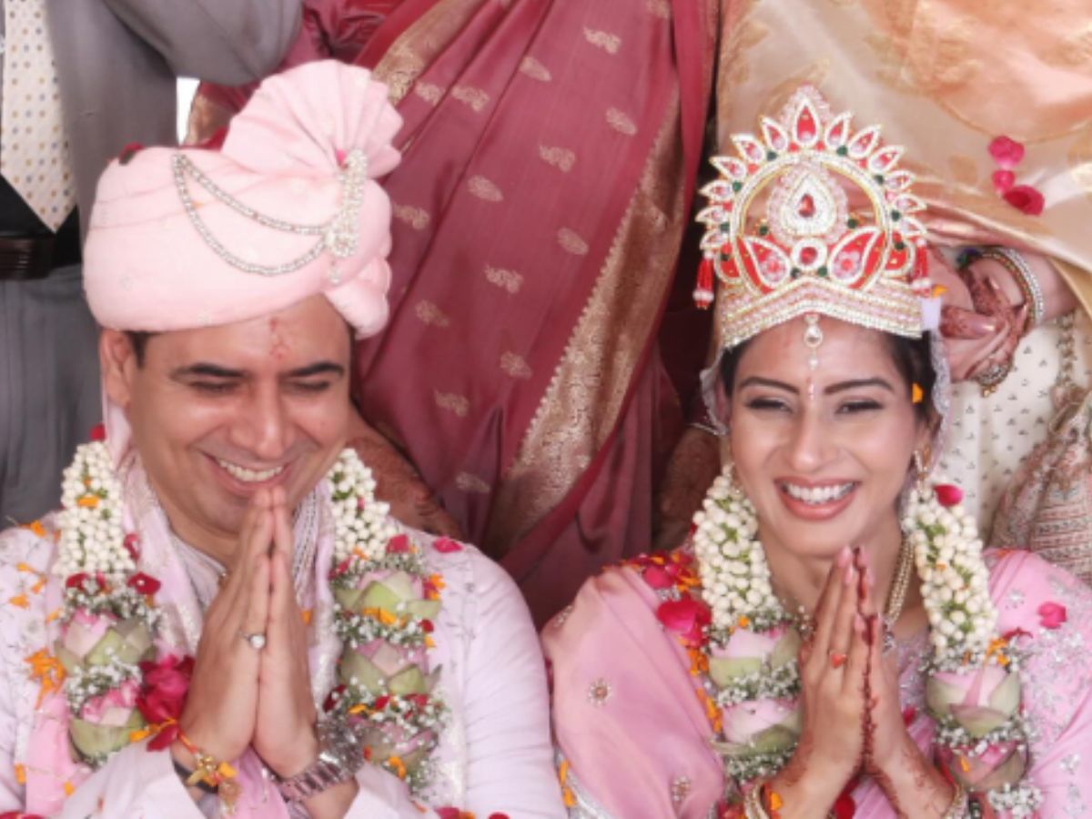 Wishing Ashlesha & Sandeep Happiness Forever