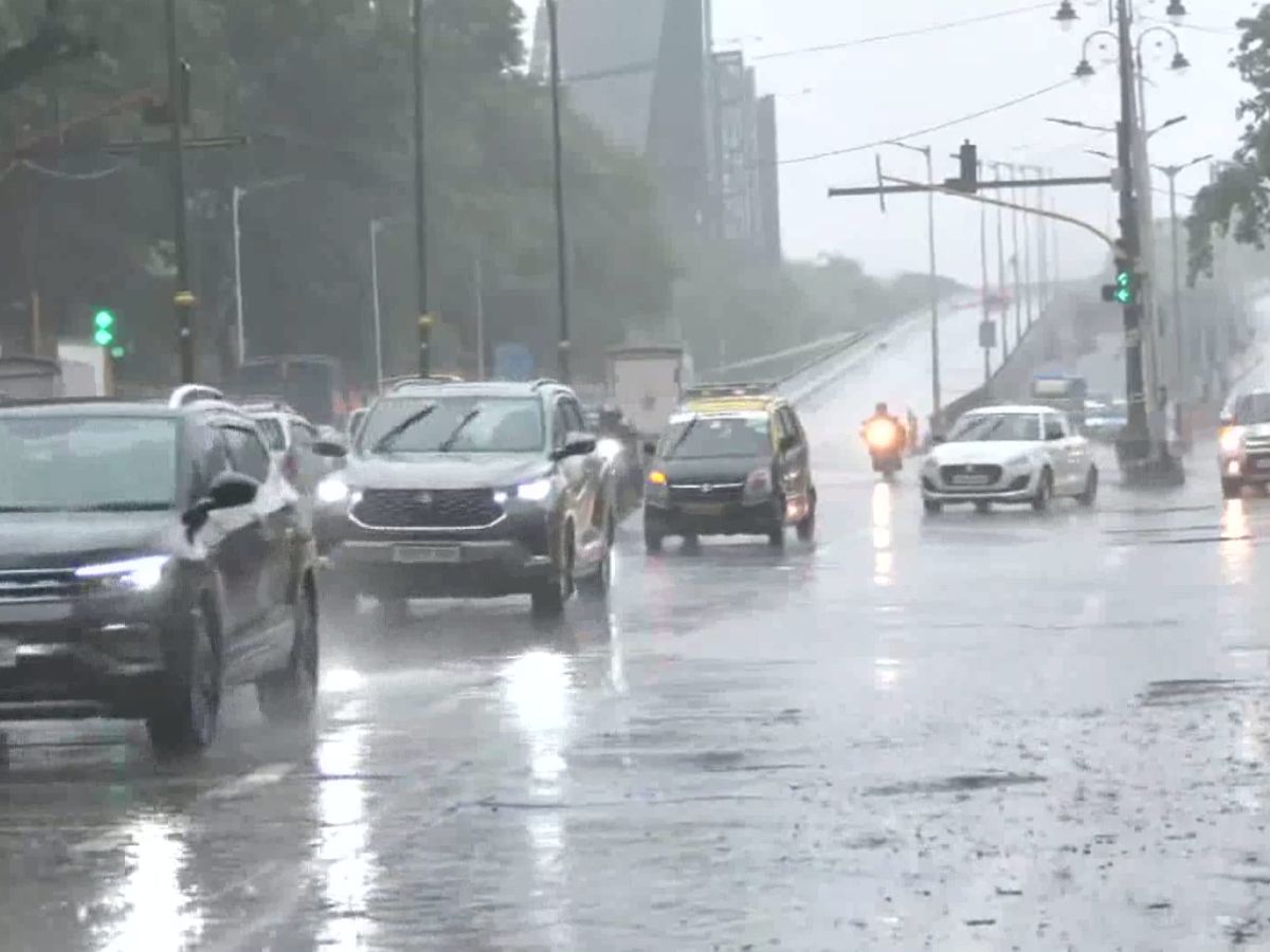 The city would continue to receive light rain or thundershowers through the day