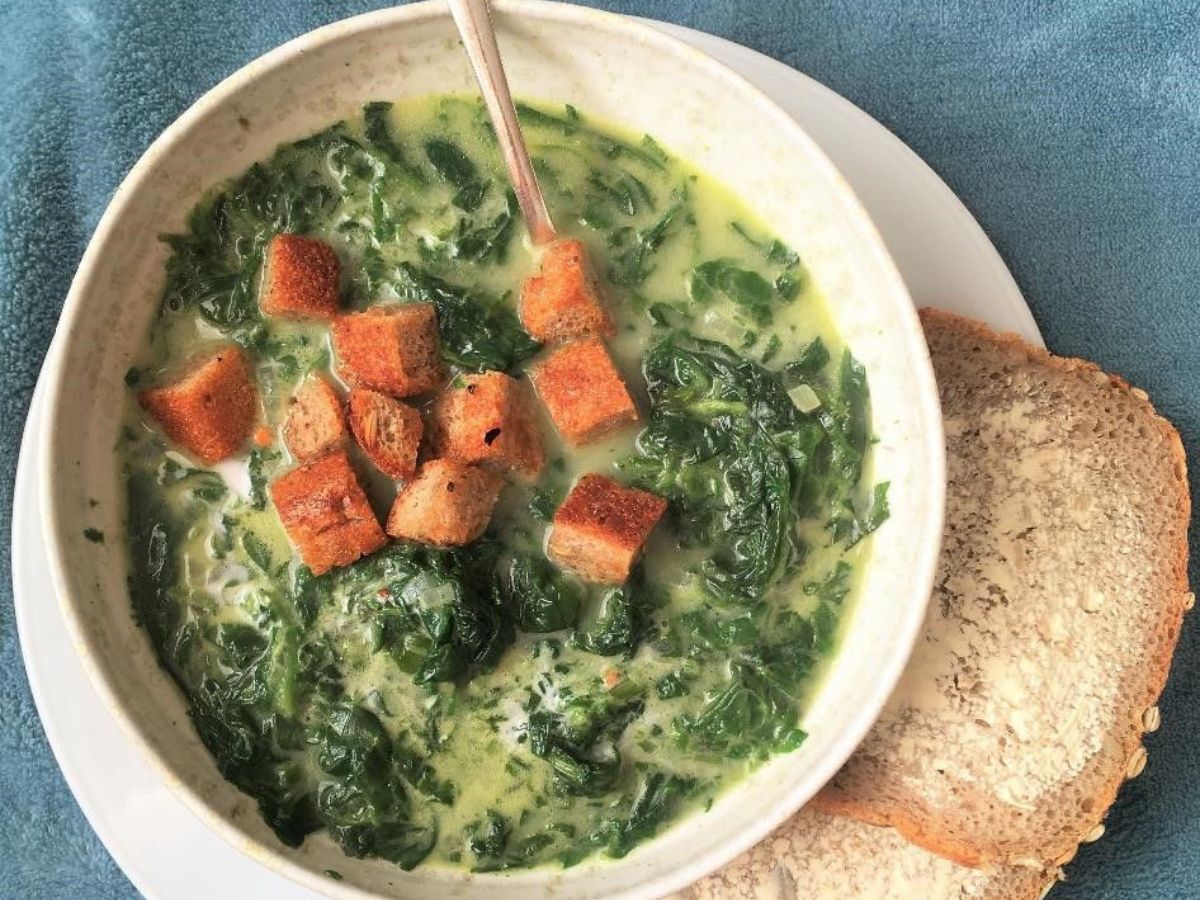 Spinach & Garlic Soup