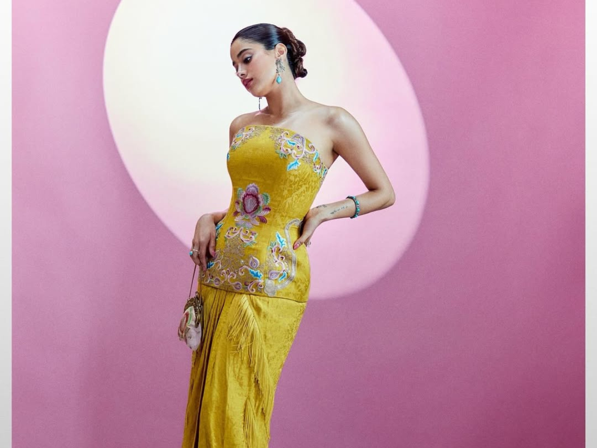 Bell-Bottoms & Flared Fits