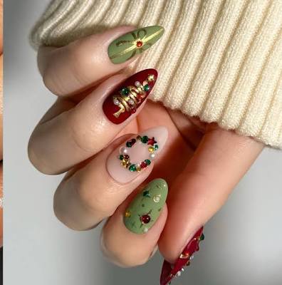 Glitter Christmas Tree Nails