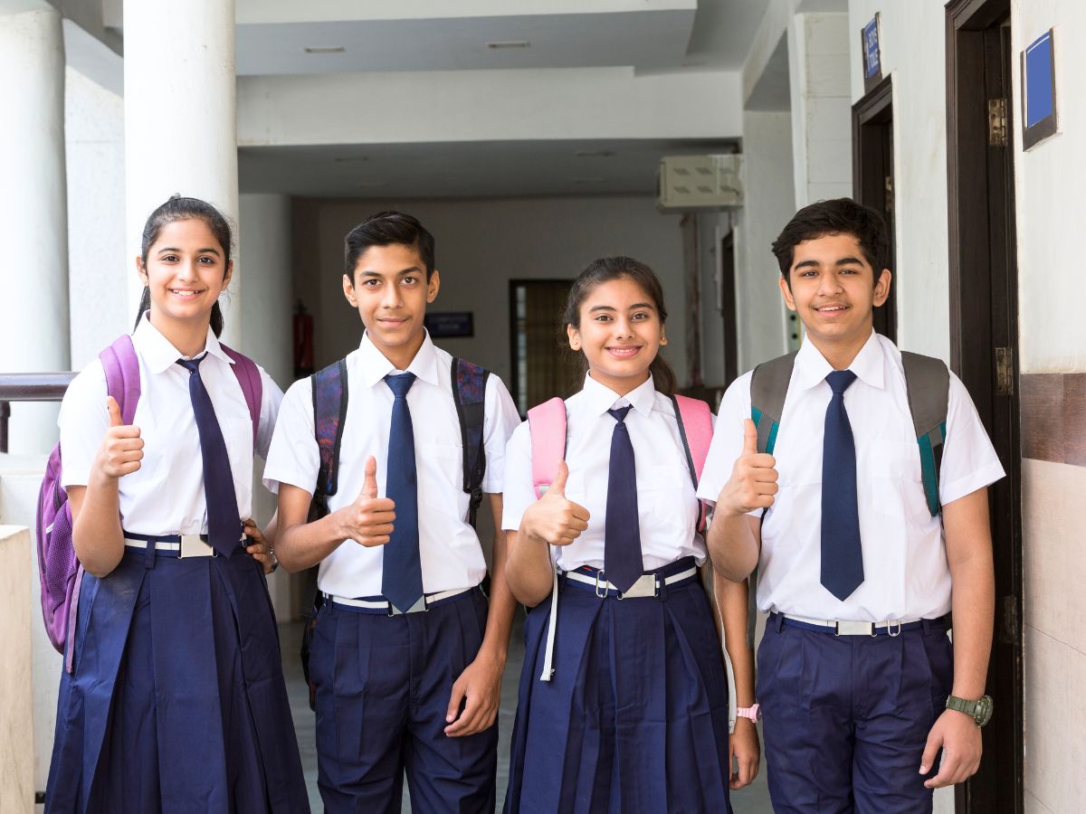 Delhi schools switch to hybrid mode for Classes 1–9 and 11 as GRAP 4 is enforced