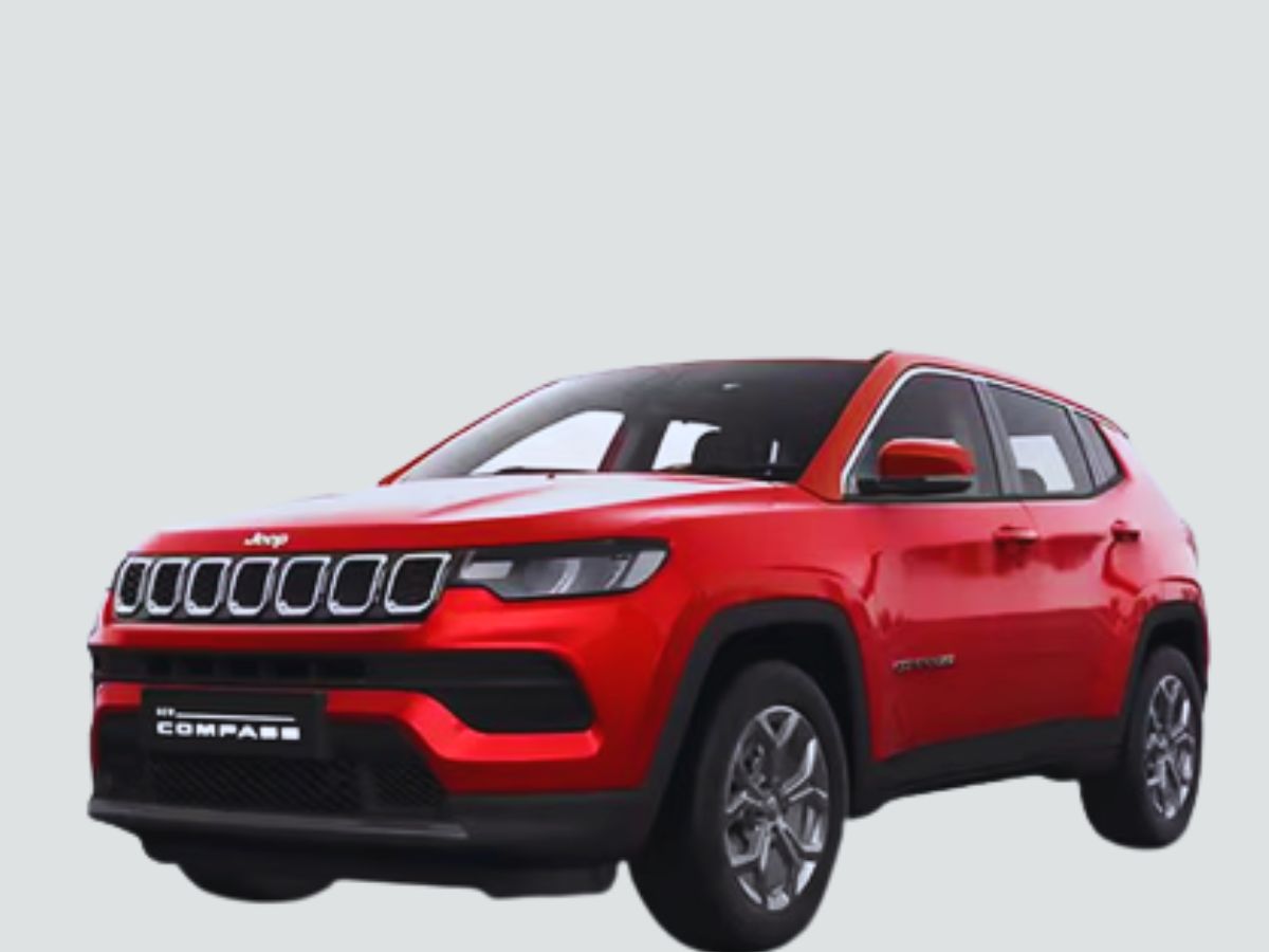 Jeep Compass is available with discounts of over Rs 2.5 lakh this December.