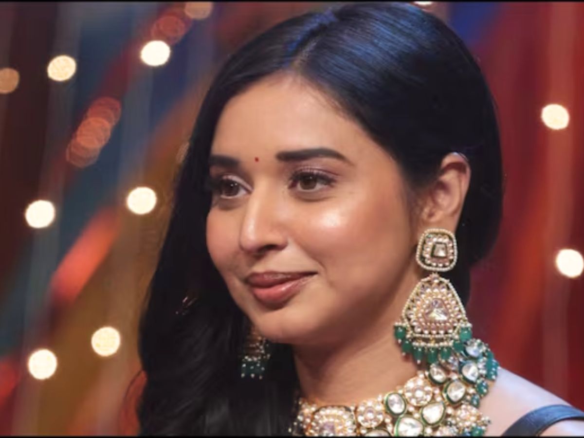 Tanya Mittal Hugs Father