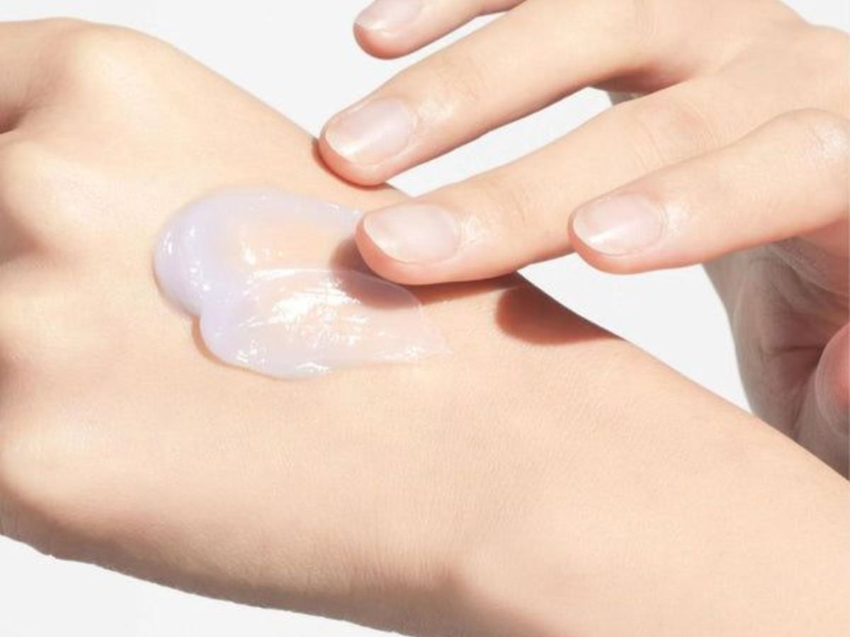 Seal with a Nourishing Moisturizer