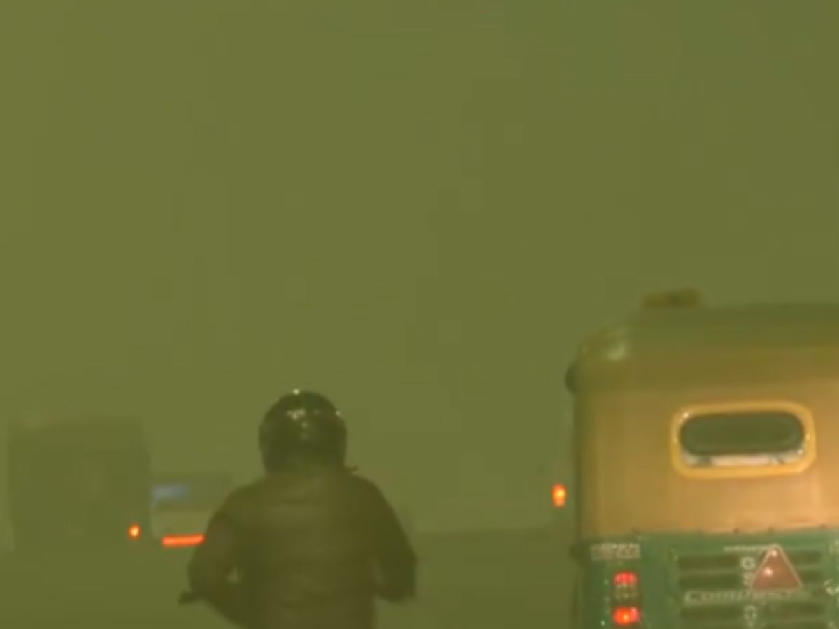 Thick Smog Chokes Delhi, Airport Visibility Hurtle As Air Quality Turns Severe, Flights Disrupted Across Capital Today Morning
