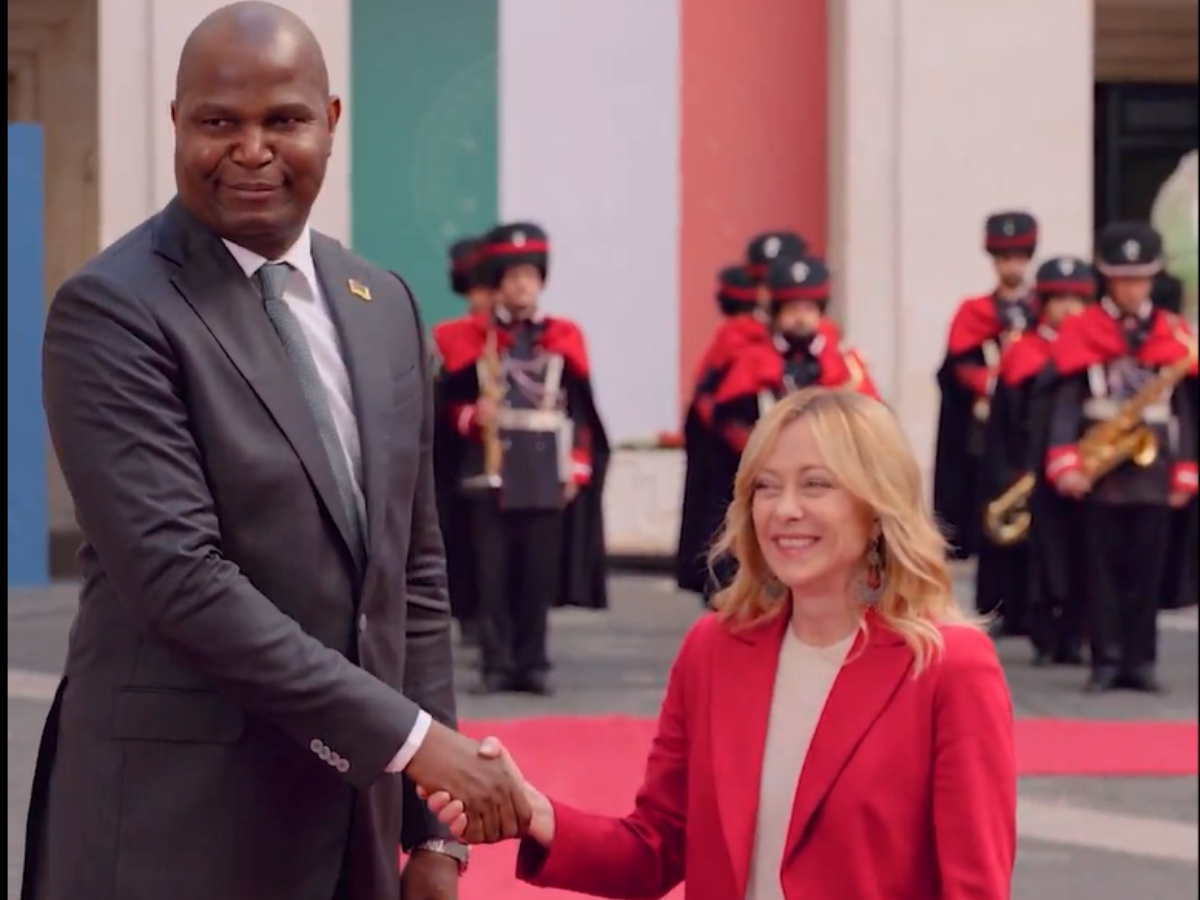 5’2 Italian PM Meloni’s Surprised Reaction After Meeting 6’8 Mozambique President Daniel Chapo In Rome Goes Viral, Watch