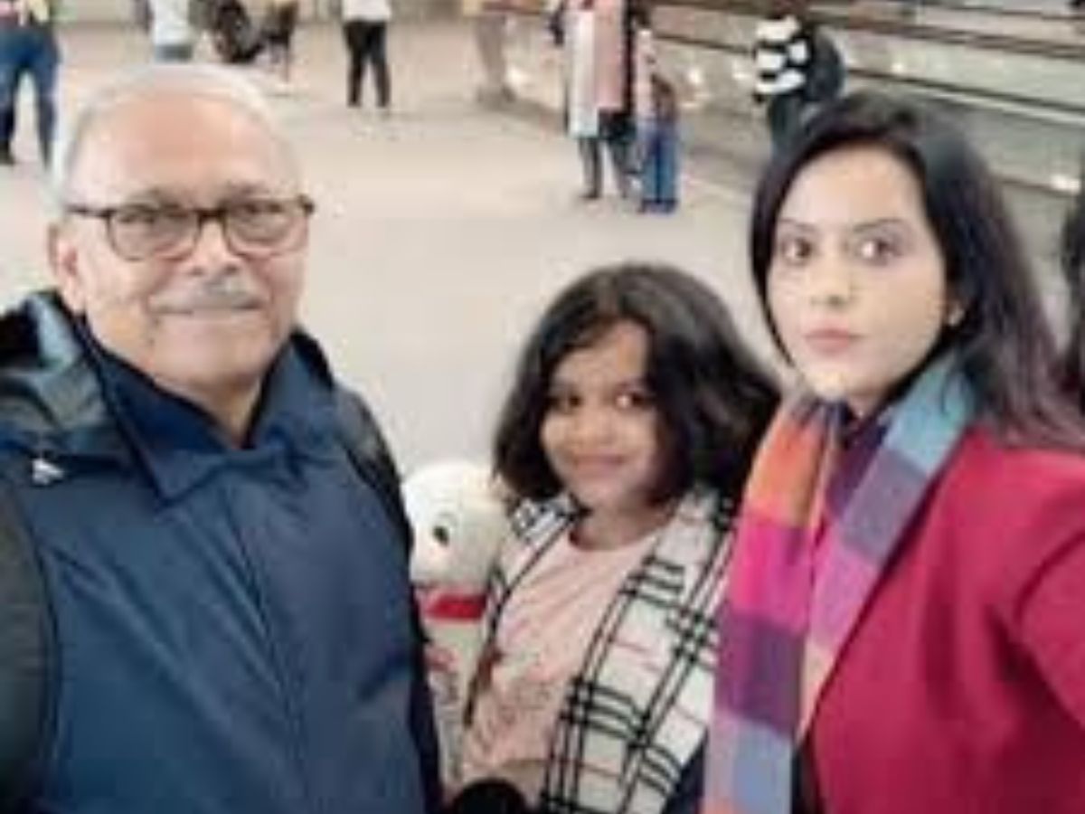 Parents of Amruta Fadnavis