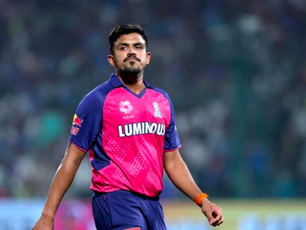 ipl-2026-5-players-who-can-replace-mustafizur-rahman-in-kolkata-knight-riders Maheesh Theekshana. (Photo Credits: X)