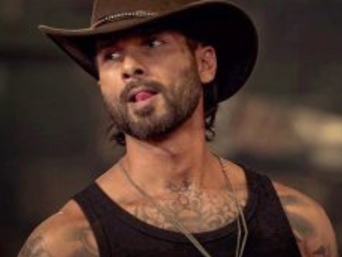 Grand Scale and Stylised Visual Treatment