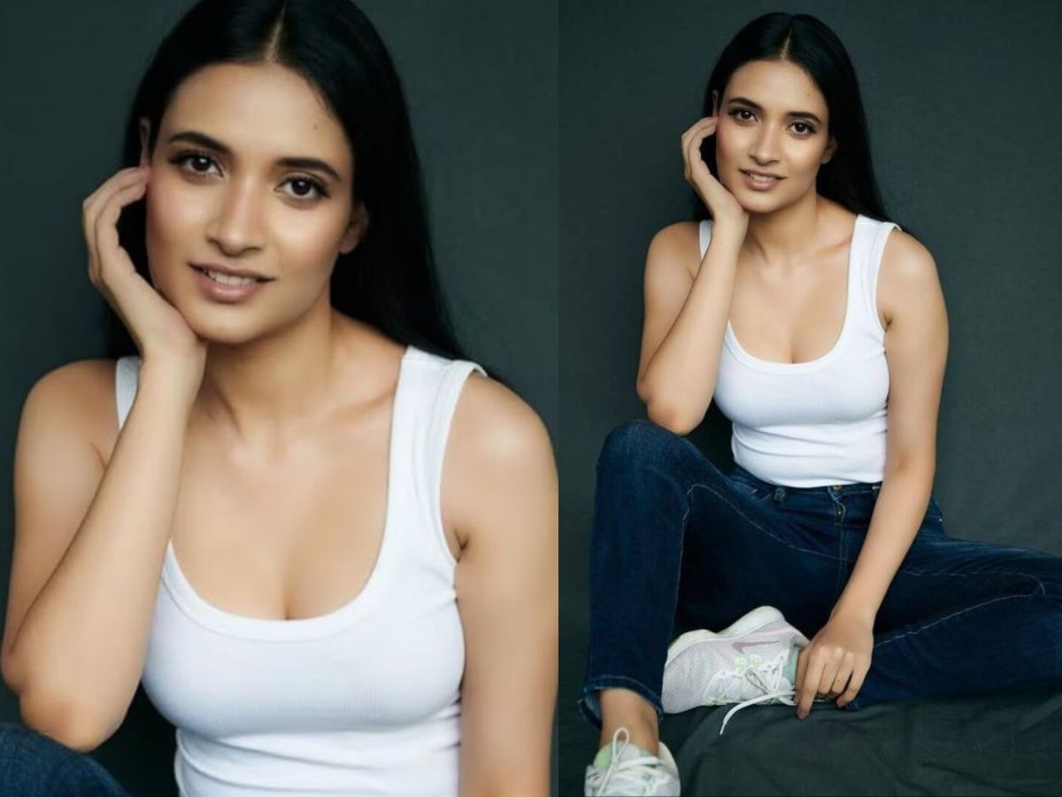 Tank Top & Jeans Bold Look