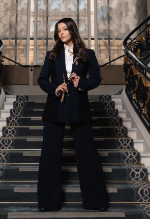 Aishwarya Rai Bachchan in Classic Navy (Photo credit: ig)