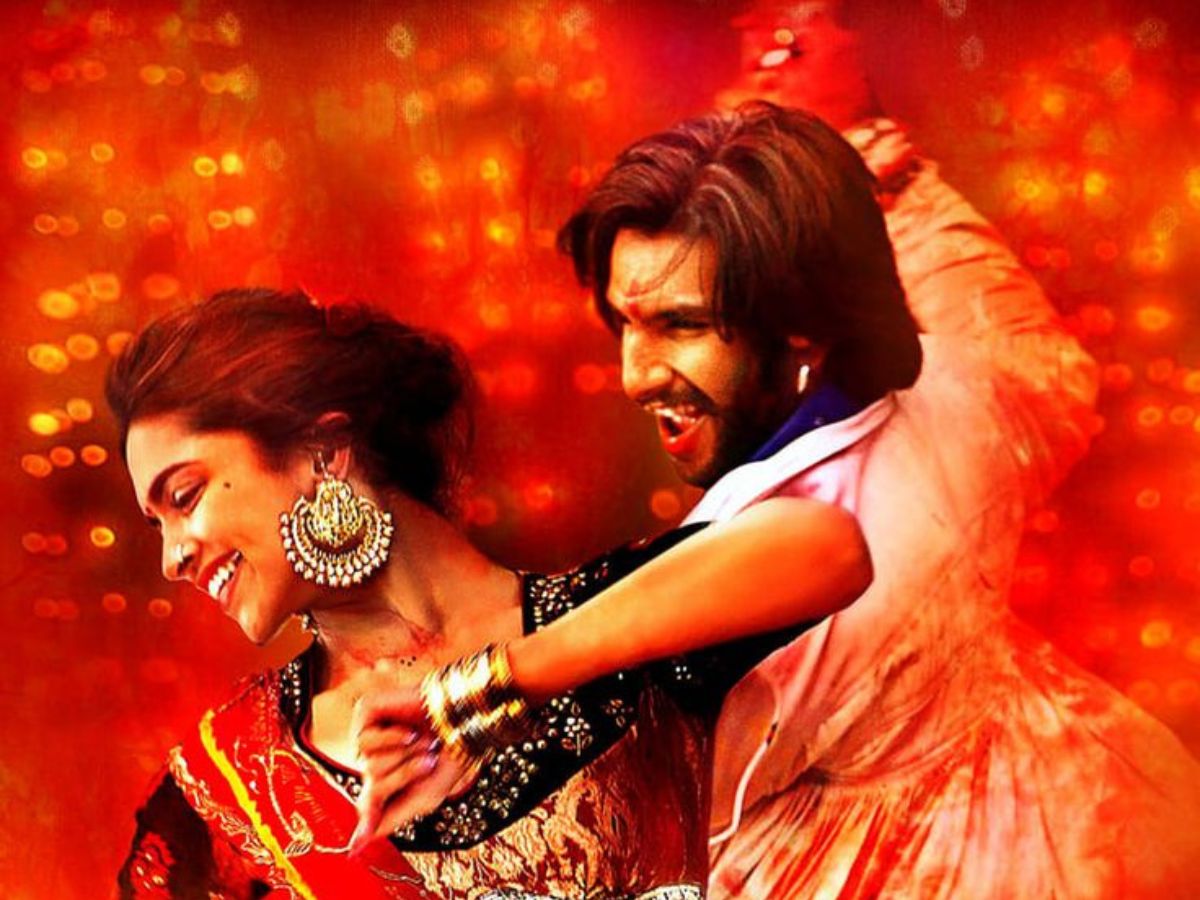 Goliyon Ki Raasleela Ram-Leela (2013)