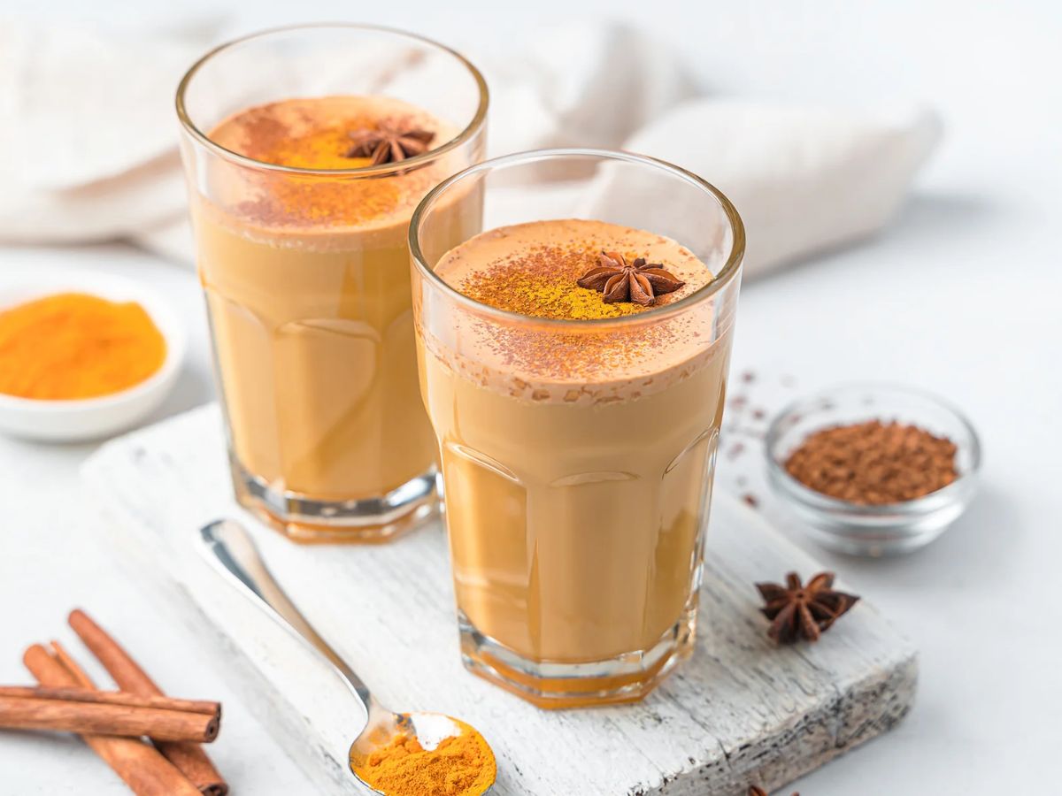 Detoxifies and flushes toxins