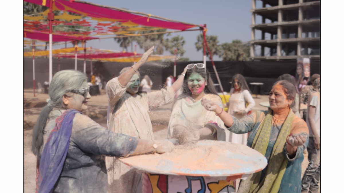 ‘Mudfest’ Celebrated with Great Enthusiasm in Surat on Dhuleti by Triom Club