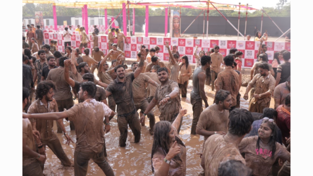 ‘Mudfest’ Celebrated with Great Enthusiasm in Surat on Dhuleti by Triom Club