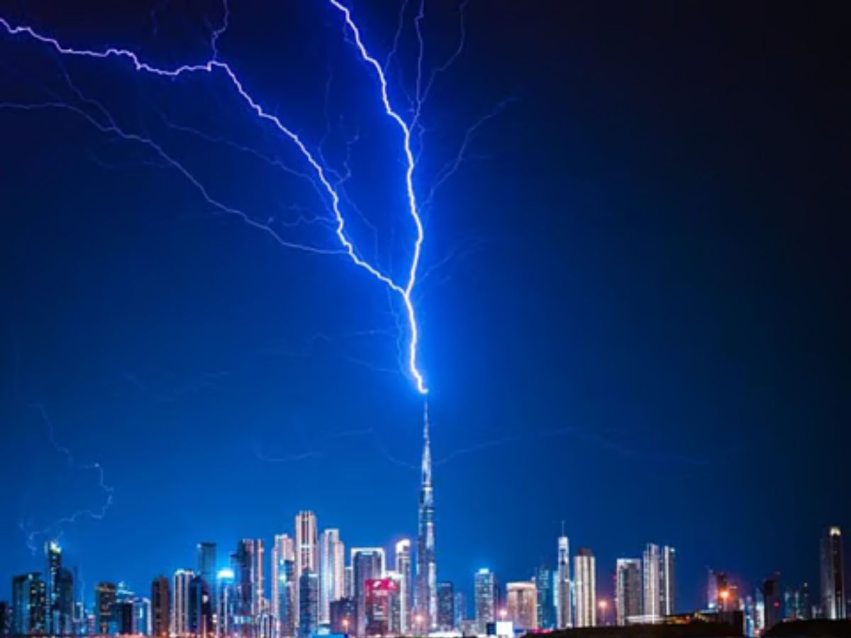 Thunderstorms and Lightning Across UAE