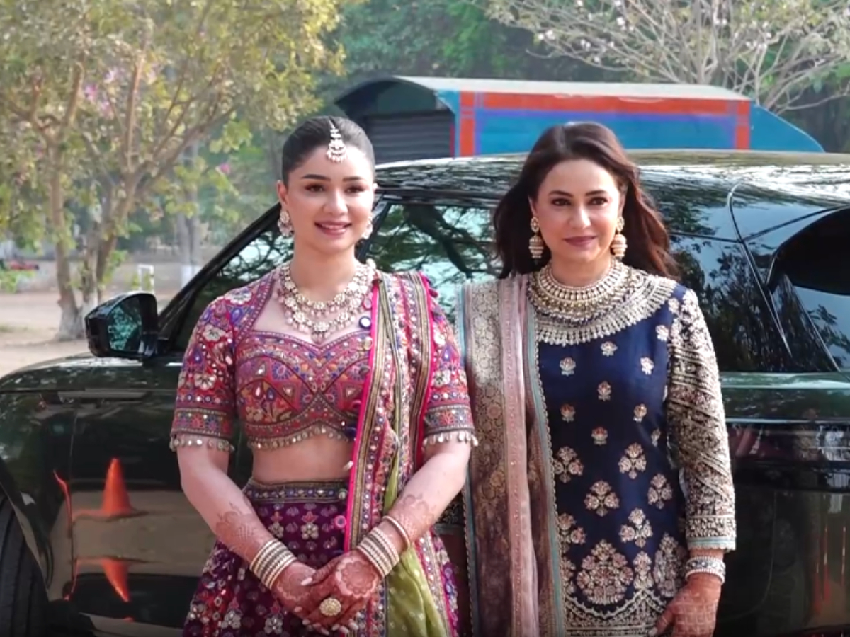 arjun-tendulkar-saaniya-chandhok-pre-wedding-sachin-anjali-sara-tendulkar-glow-in-star-studded-celebration-with-cricket-stars-in-pics Sara, Anjali at Arjun Tendulkar and Saaniya Chandhok’s pre-wedding event | ANI