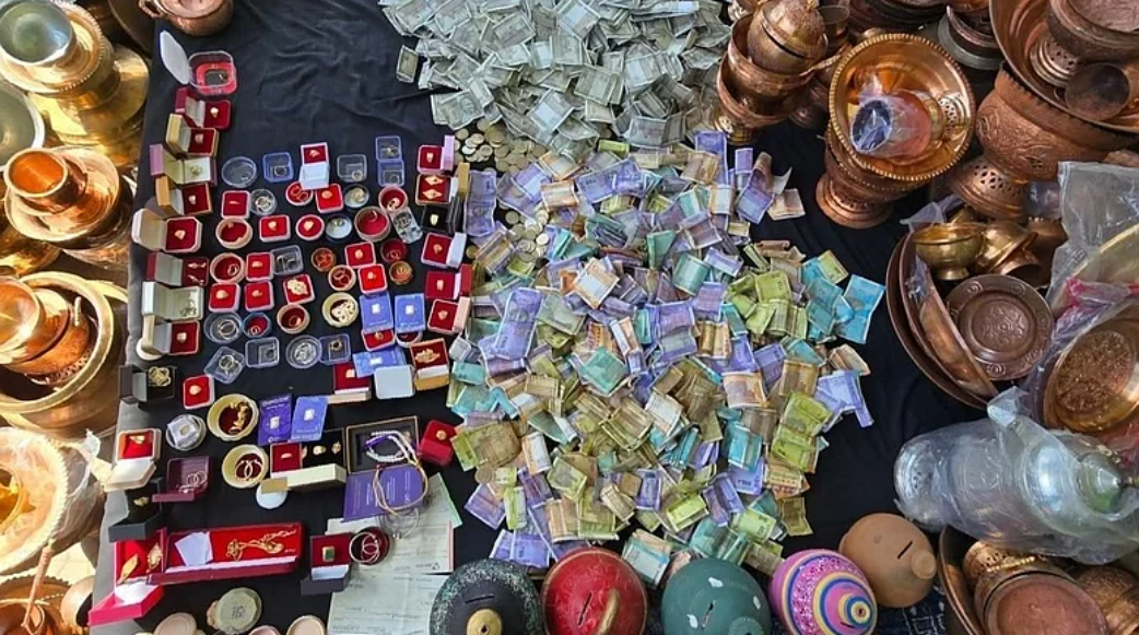 from-piggy-banks-to-cash-and-gold-kashmiris-donate-for-war-hit-iran-internet-gets-furious-take-them-to-iran-they-will-fight-for-you From Piggy Banks To Cash And Gold, Kashmiris Donate For War-Hit Iran, Internet Gets Furious, ‘Take Them To Iran, They Will Fight For You’