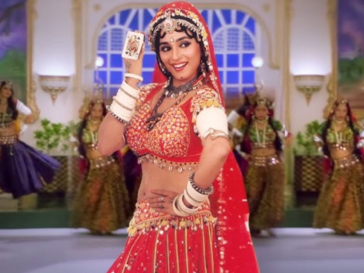 Choli Ke Peeche Kya Hai (Khalnayak, 1993)