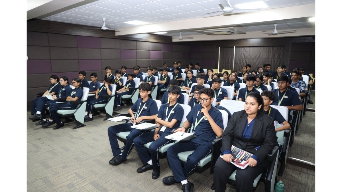 On World Health Day, Dr. Jagdish Sakhiya Educates Teens on Smart Skin Care Habits at G. D. Goenka School