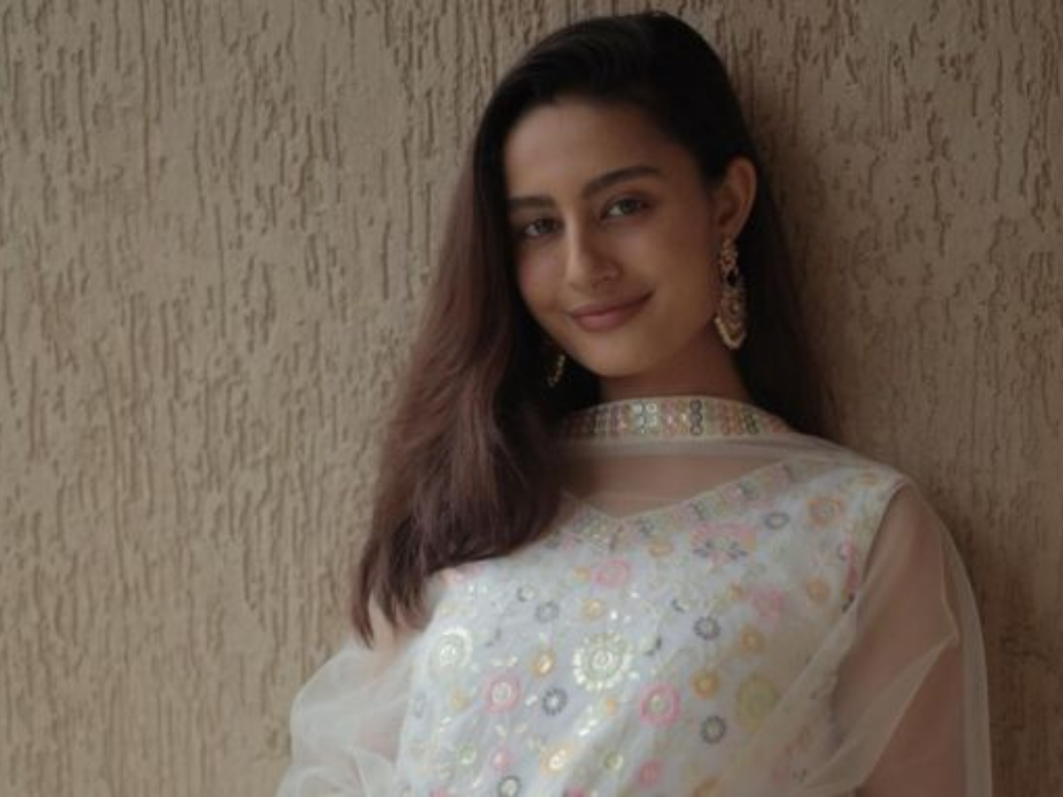 Prasanna Bisht as Pooja