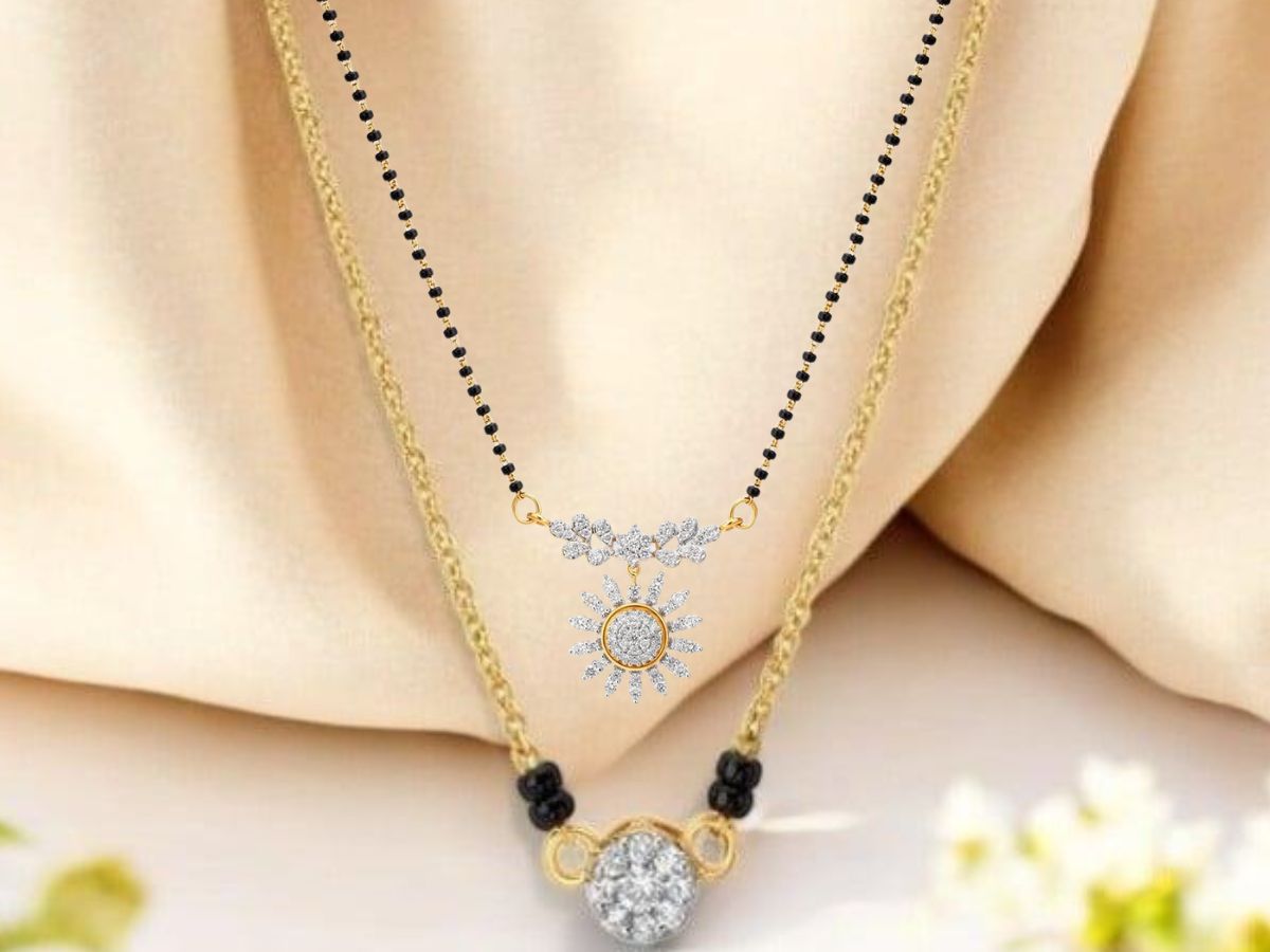 Single Round-Shaped Design with Floral Motifs