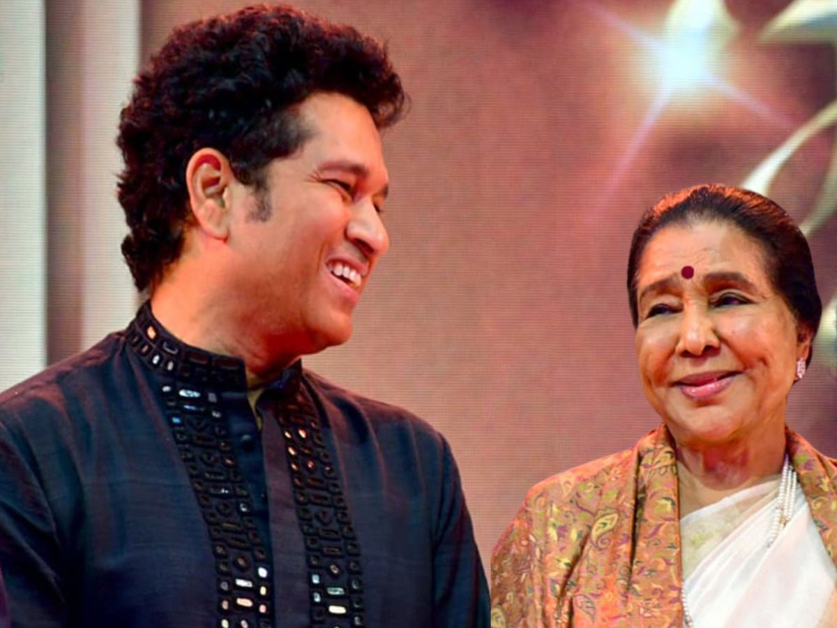 Sachin Tendulkar Pays Respect With Family