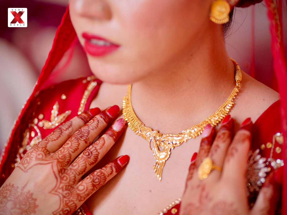 Gold and Silver Rate Today: Gold Falls to Rs 1.51 Lakh, Silver Drops Rs 7,800 Amid Iran-US Ceasefire Confusion; Check Gold Price In Chennai, Hyderabad, Delhi, Mumbai, Dubai, Kolkata