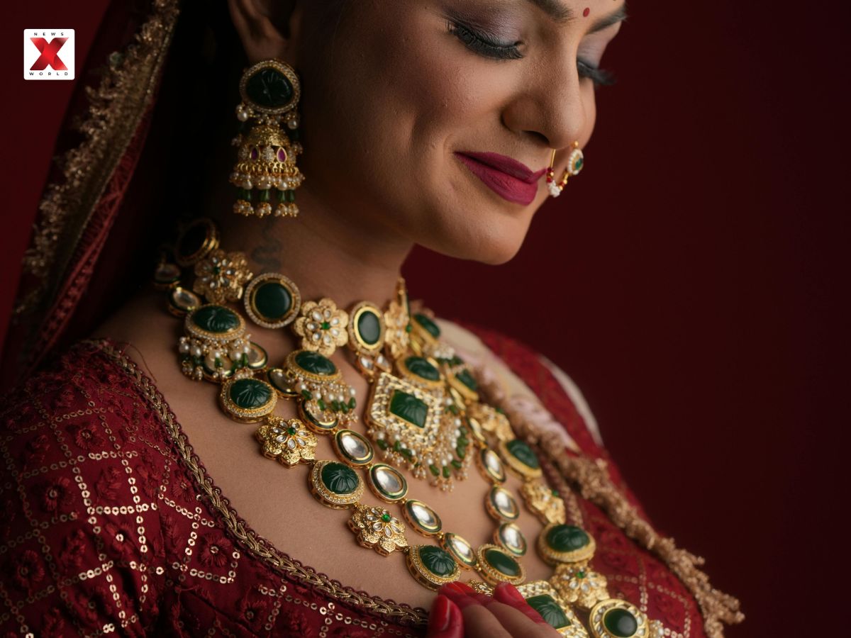 Gold and Silver Rate Today (17 April 2026): Gold Prices Fall Near Rs 1.53 Lakh, Silver Rises by 0.47%; Check Gold Price in Chennai, Dubai, Hyderabad, Delhi, Mumbai