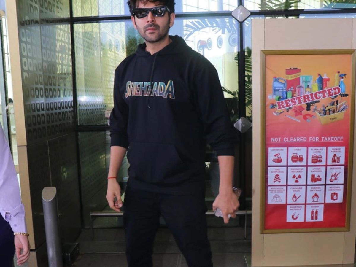 Kartik Aaryan - Black Hoodie Look