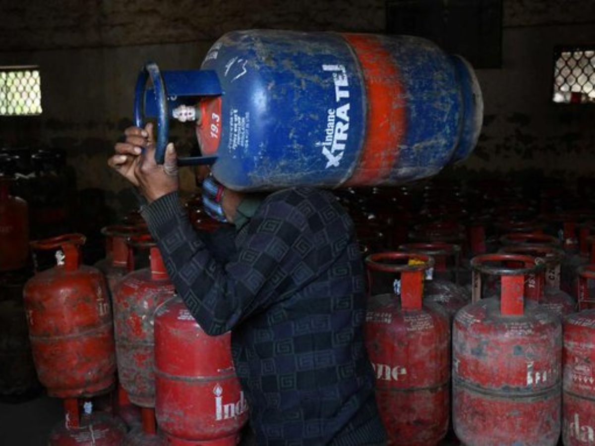Delhi Commercial LPG Cylinder Price Hiked By Rs 42, 19 Kg Cylinder Now Costs